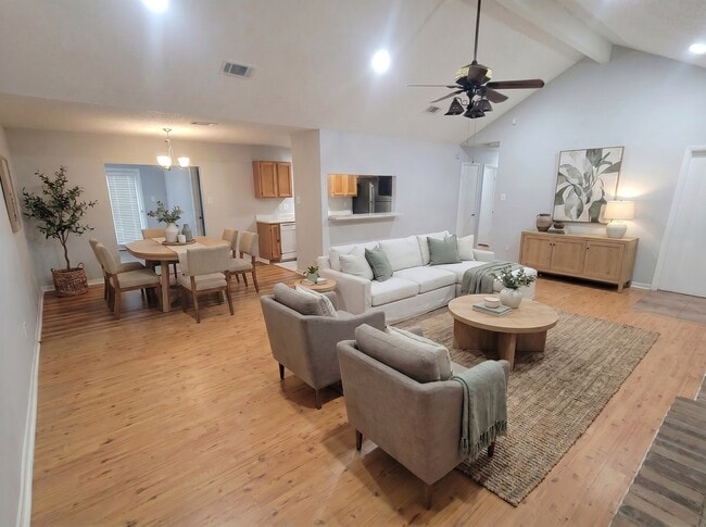 Building Photo - 22715 Braken Manor Ln