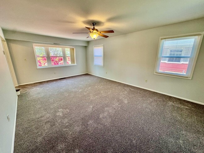 Building Photo - 2911 Tallow Ln