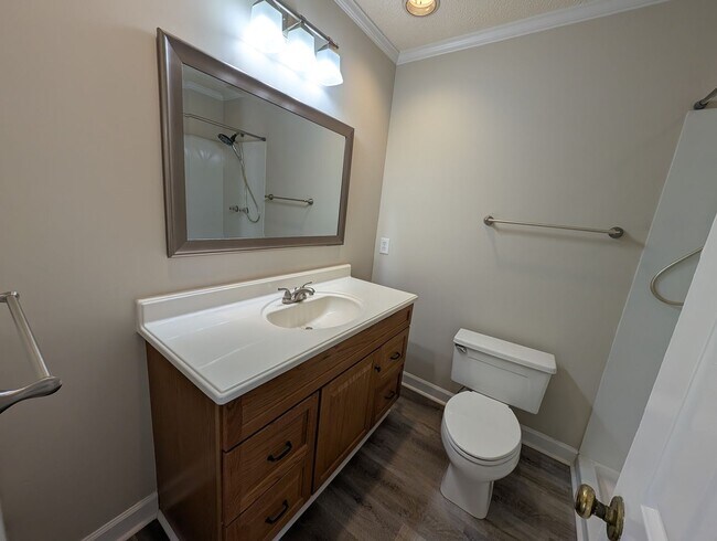 Building Photo - Gorgeous Brick 4 bedroom, 4 bathroom home located in the Farmwood community in Minthill!