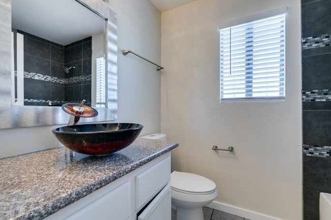 Building Photo - Charming 3-Bedroom Home in N Las Vegas