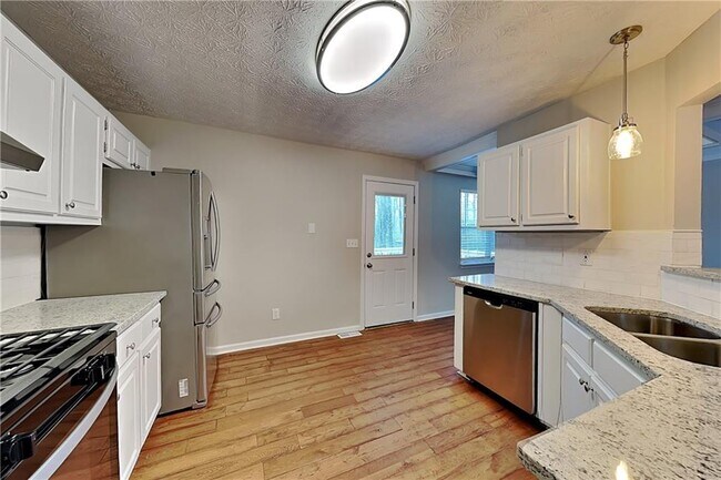 Building Photo - 258 Bethel Dr