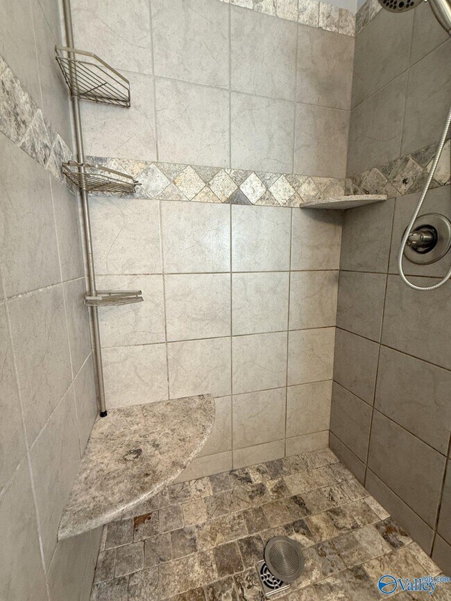 Building Photo - 218 Woodgrove Dr