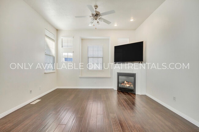 Building Photo - 4306 N Chestnut Oak Dr