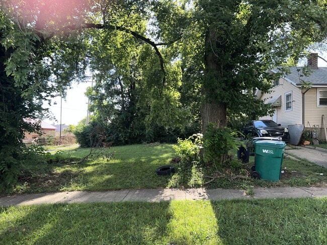 Building Photo - 549 N Dunham St