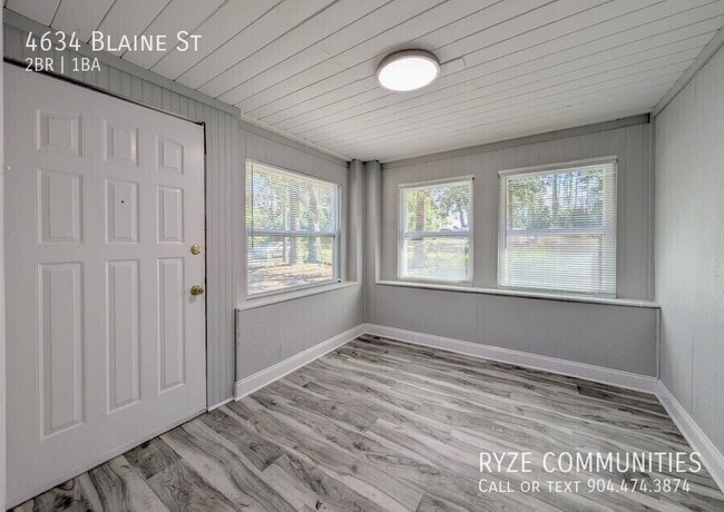 Building Photo - 4634 Blaine St