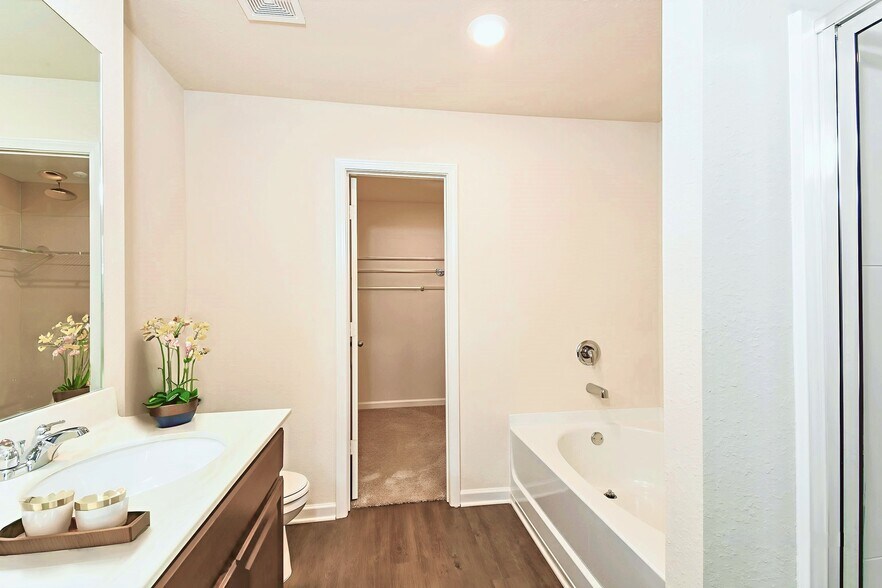 Building Photo - 138 Innis Brk Cir