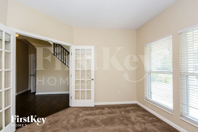 Building Photo - 6747 Waverly Park