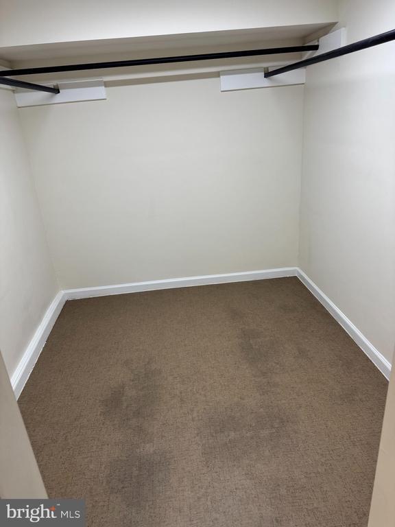 Building Photo - 204 Livingston Ct