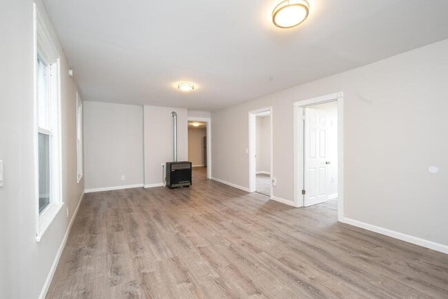 Building Photo - 719 5th Ave