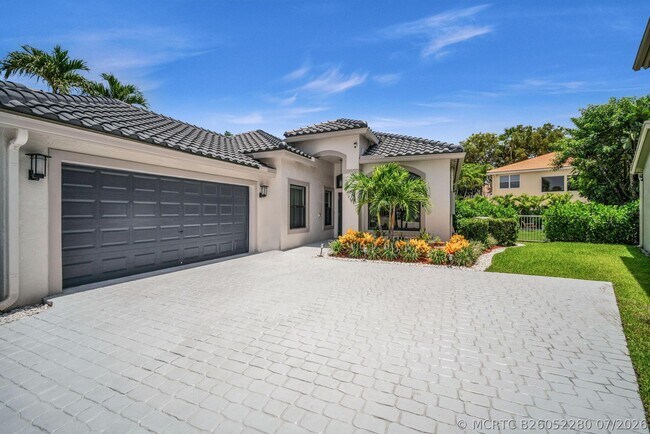 Building Photo - 10852 La Salinas Cir