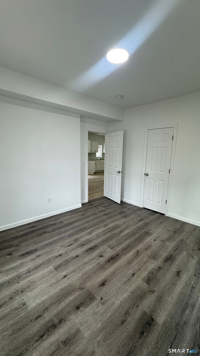 Building Photo - 16 Arch St