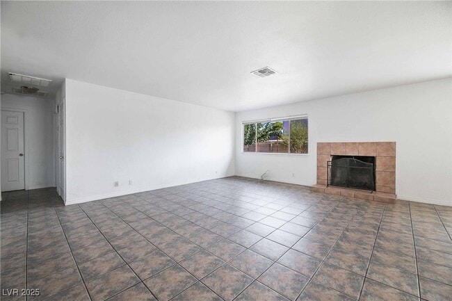 Building Photo - 6438 Creston Ave