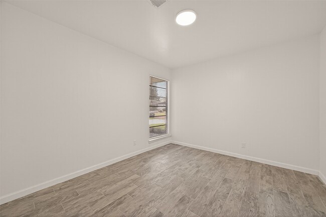 Building Photo - 5523 Kuldell Dr