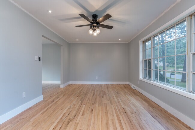 Building Photo - 3 Heather Ln