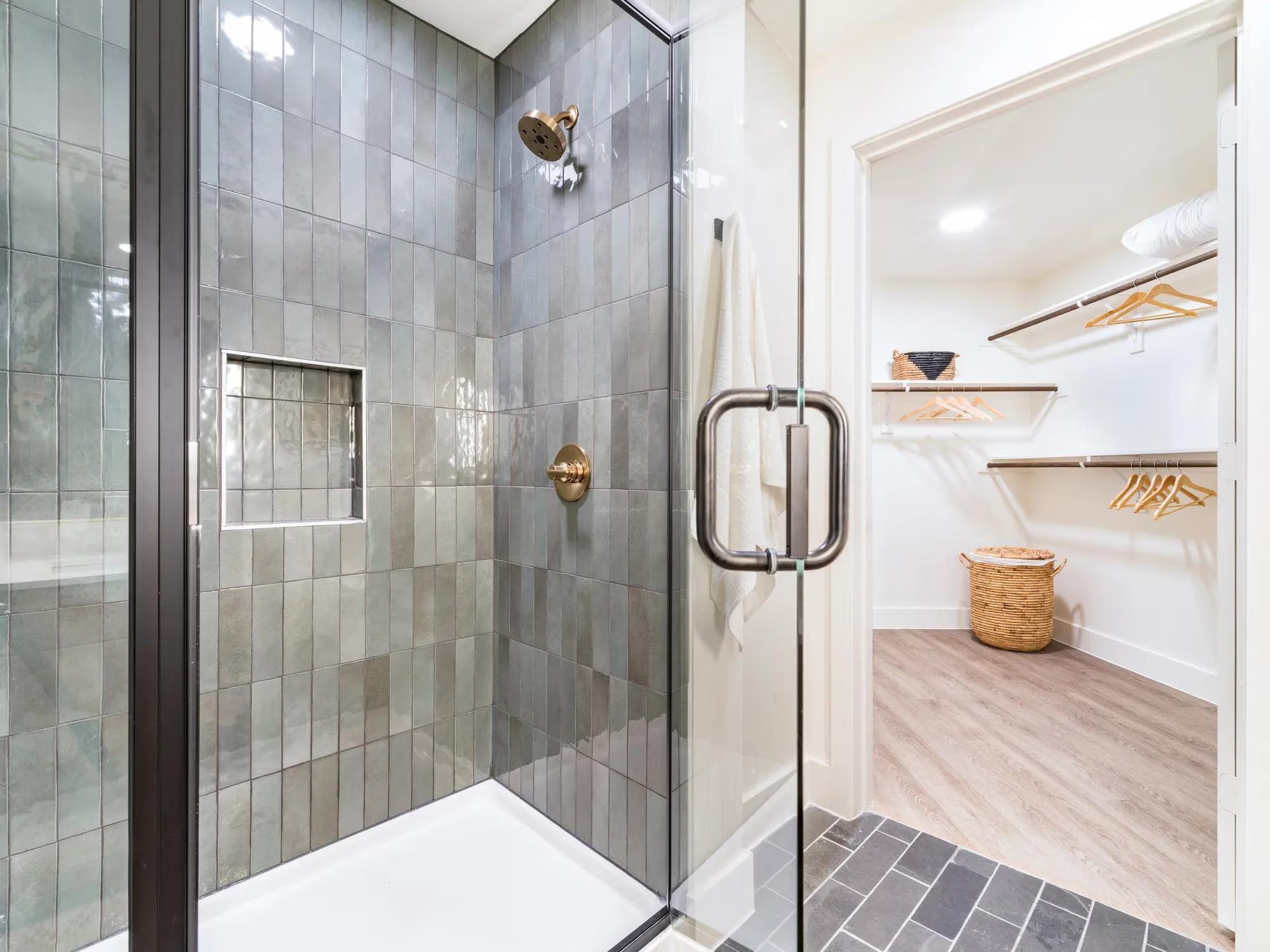 Building Photo - 400 South Saint Paul St