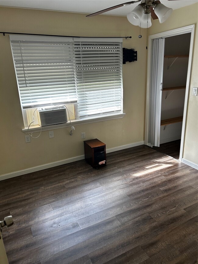 Building Photo - 17811 Bamwood Rd