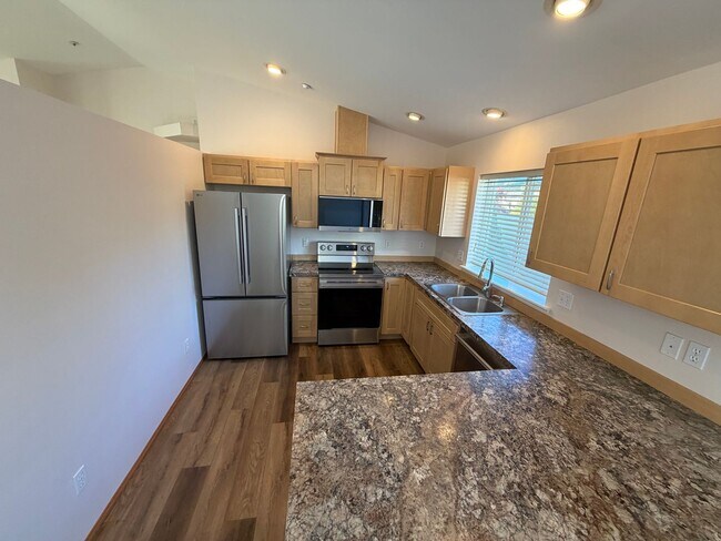 Building Photo - Beautifully updated 3-bedroom, 2-bathroom www.stillproperties.com