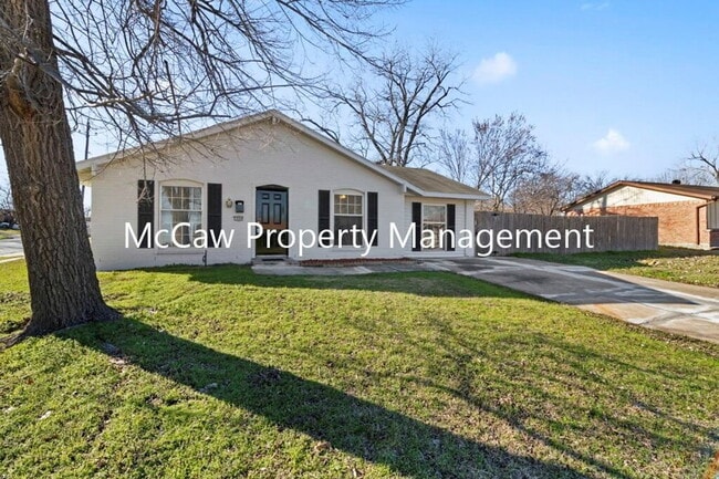 Building Photo - 2600 Bluebird Ln