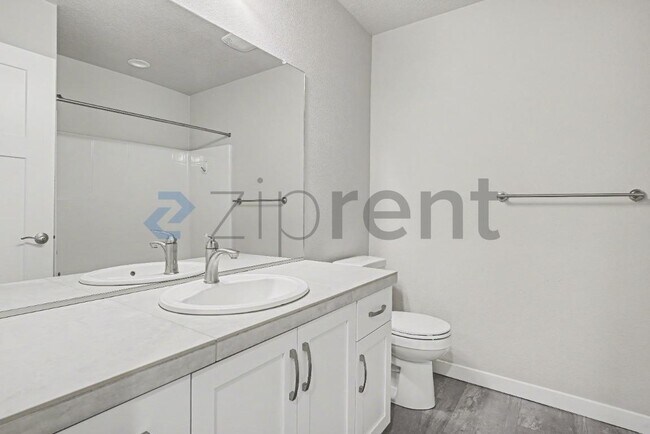 Building Photo - 8565 SW 176th Ave
