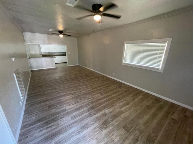 Building Photo - 1300 18th St