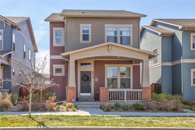 Primary Photo - Gorgeous 4 bedroom/3.5 bath in highly desi...