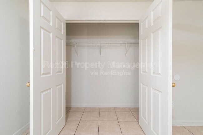 Building Photo - 208 Ichabod Ave