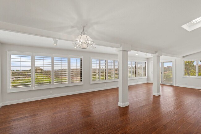 Building Photo - Stunning *VIEW* home for rent in desirable...