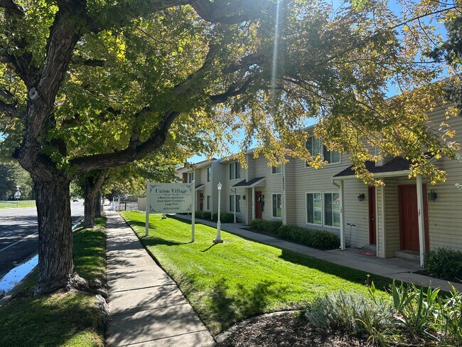 Building Photo - Union Village