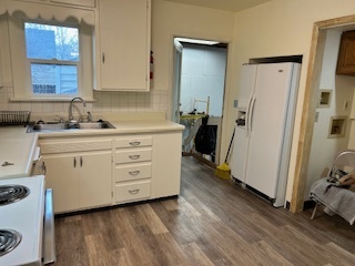 Kitchen - 1212 W 2nd Ave