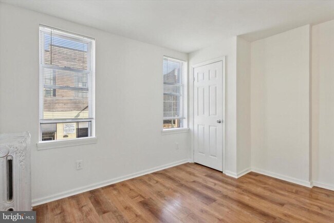 Building Photo - 714 Tasker St