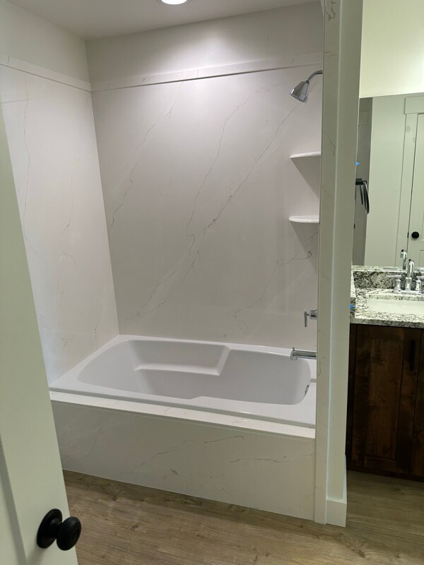 Building Photo - 520 E South Weber Dr