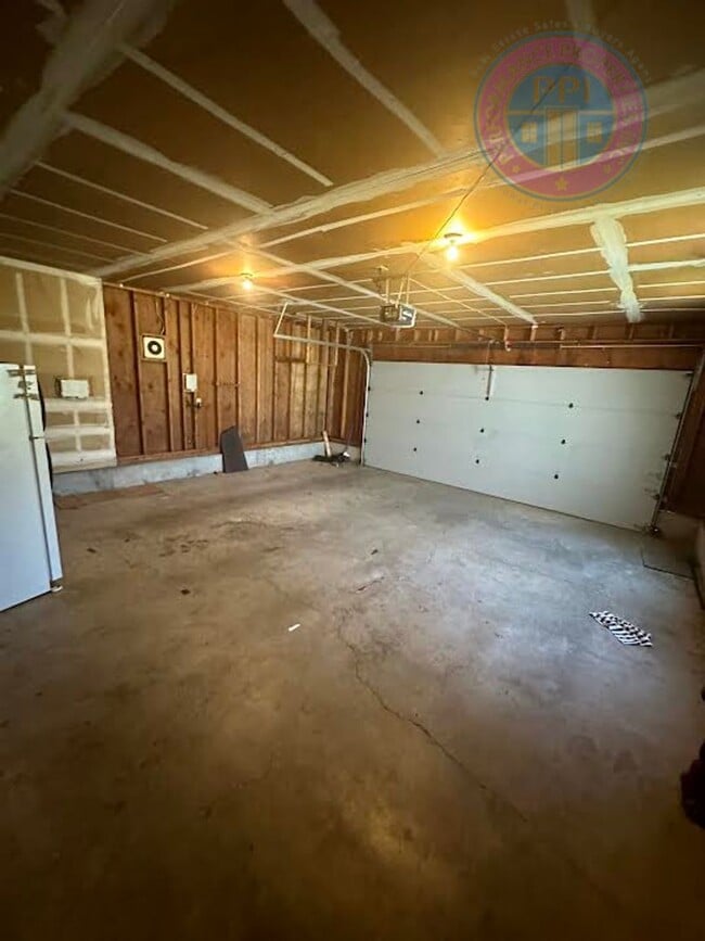 Building Photo - Desirable Tualatin - Central Air! Single L...
