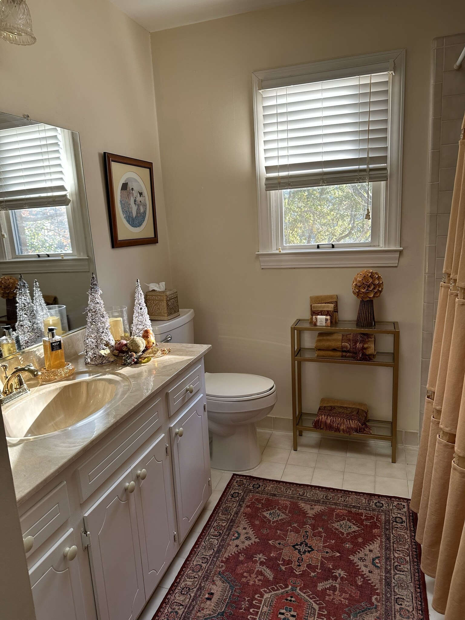 Guest Bath - 927 blue crab way