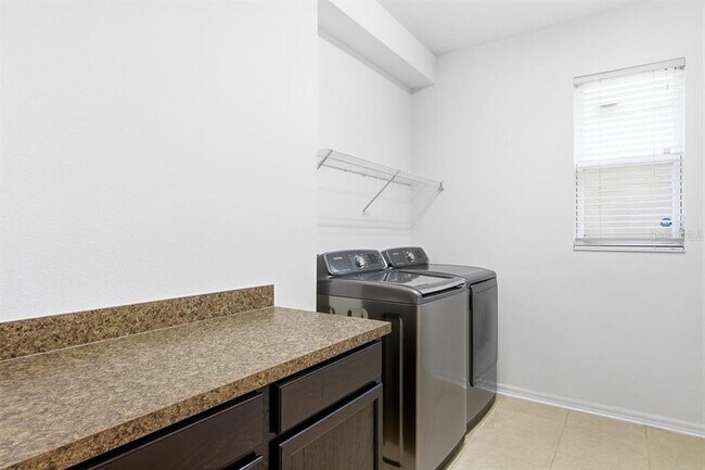 Building Photo - 2669 Peony Dr