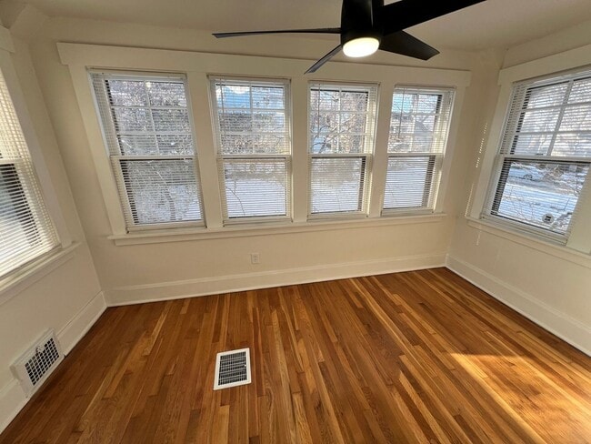 Building Photo - 3-Bedroom Home with Bonus Library/Office Near Local Attractions!