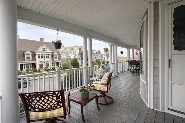 Building Photo - 739 Rock St