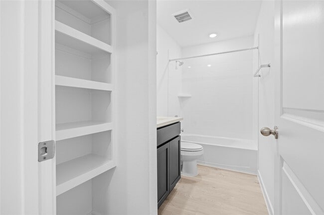 Building Photo - 30618 Wicklow Gdns Dr