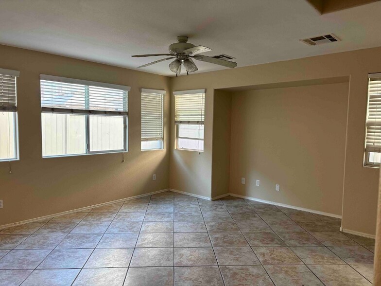 Building Photo - 5989 Banbury Heights Way