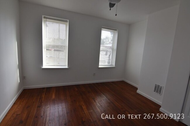 Building Photo - Great  2BR house in Port Richmond area. W/...