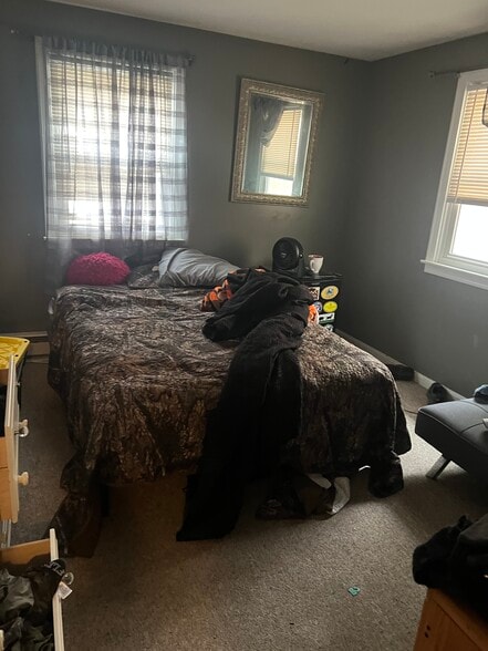 Building Photo - 27 Intervale St