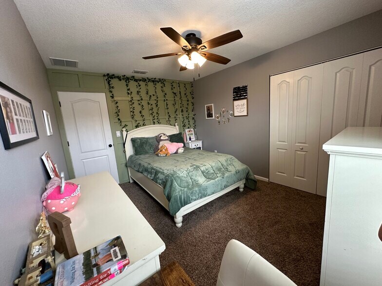 Building Photo - 150 Logrono Ct