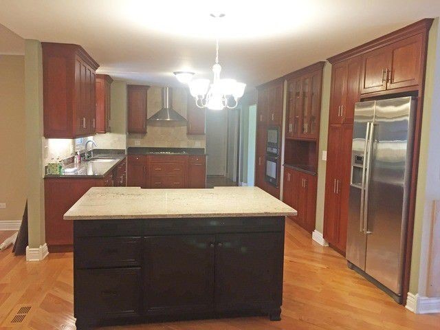 Kitchen - 883 Oakhurst Ln