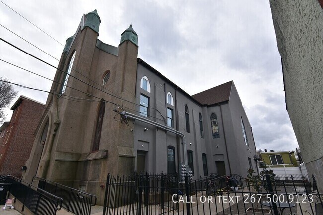 Building Photo - 1236 E Columbia Ave