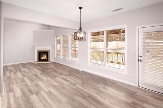 Building Photo - 2389 White Alder Dr NE