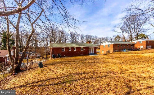 Building Photo - 5810 Rehling St