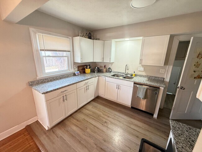 Building Photo - 3 Bed 2 Bath Springfield, MO