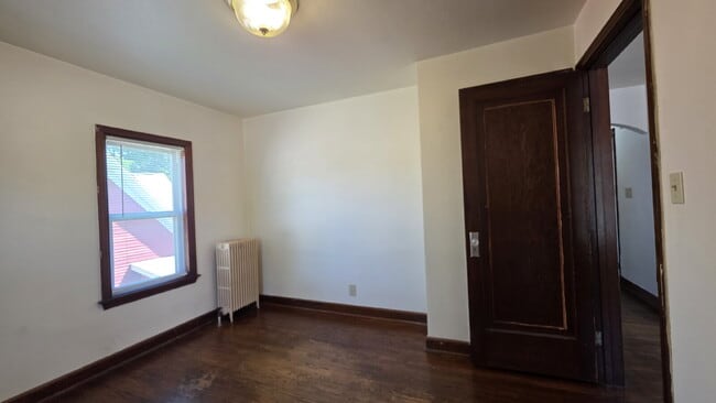 Building Photo - Cozy 2 Bed, 1 Bath Apartment in Appleton, ...