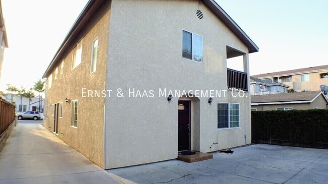 Building Photo - 1148 Termino Ave