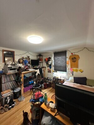 Building Photo - 8 Newton St