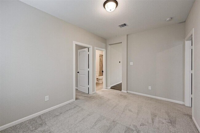 Building Photo - 25403 Kidwiler Dr